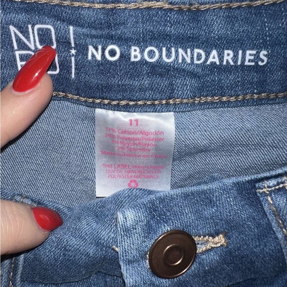 Shorts - Picture 4 of 5